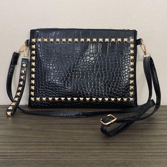 🆕LAST ONE!🛍 Studded Vegan Leather Crossbody Clutch - Picture 4 of 4
